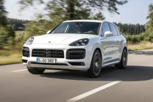 بورش كايين هايبرد 2022