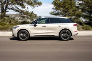 جانب لينكولن كورسير 2022