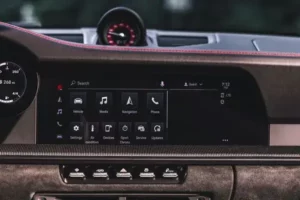 شاشة بورش 911 2022