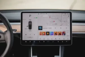 شاشة تسلا موديل 3 2022