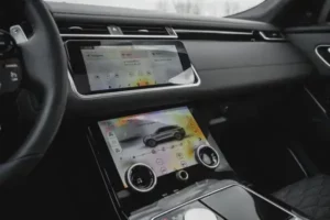 شاشة لاند روفر رينج روفر فيلار 2022