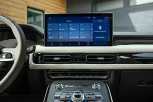 شاشة لينكولن نوتيلوس 2022