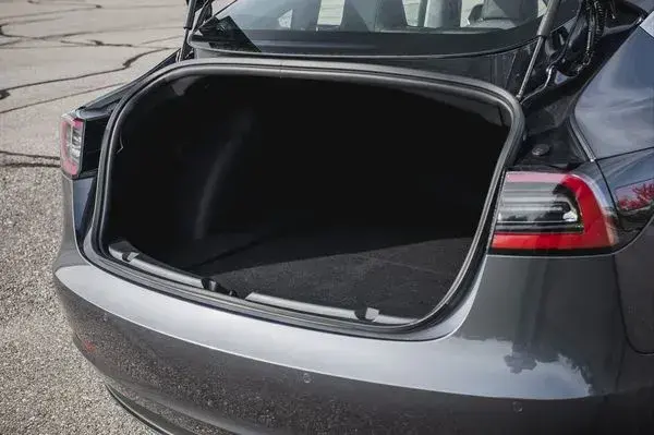 2022 tesla model 3 rear trunk