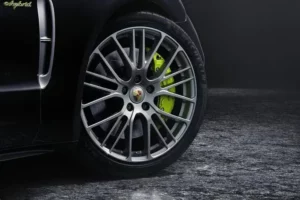 عجلة بورش باناميرا 2022