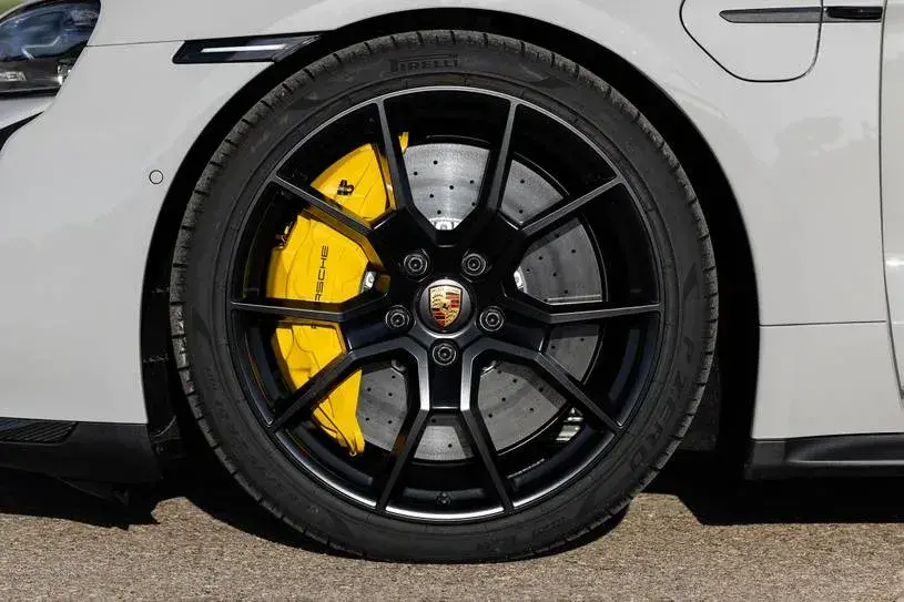 2022 Porsche Taycan wheel