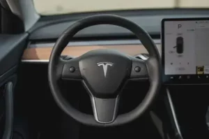 عجلة قيادة تسلا موديل 3 2022