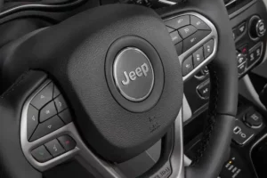 عجلة قيادة جيب شيروكي 2022