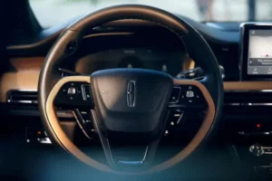 عجلة قيادة لينكولن كورسير 2022