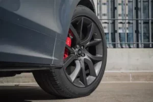 عجلة لاند روفر رينج روفر فيلار 2022