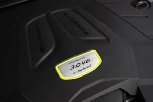 محرك بورش كايين هايبرد 2022