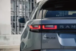 مصابيح لاند روفر رينج روفر فيلار 2022 الخلفية