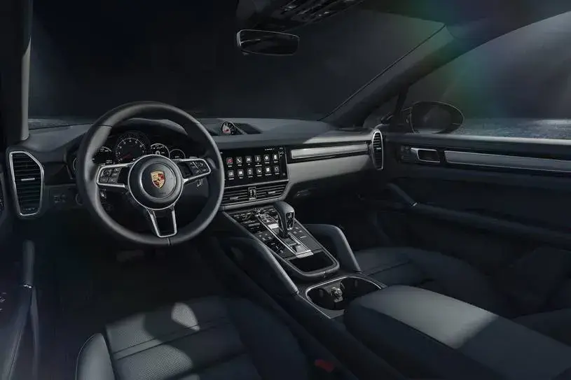 2022 Porsche Cayenne Hybrid cabin