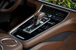 ناقل حركة بورش باناميرا 2022