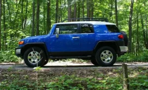 جانب تويوتا اف جي كروزر 2022