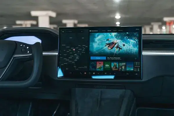 2022 Tesla Model S screen