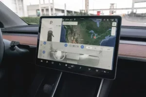 شاشة تسلا موديل y 2022 1