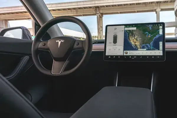 2022 Tesla Model Y screen