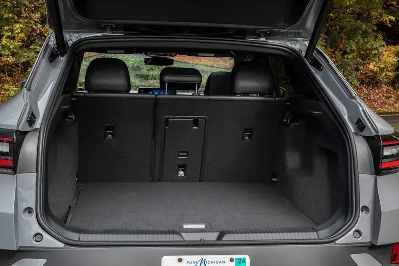 2022 Volkswagen ID.4 trunk