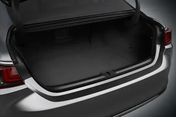 2022 Lexus ES trunk