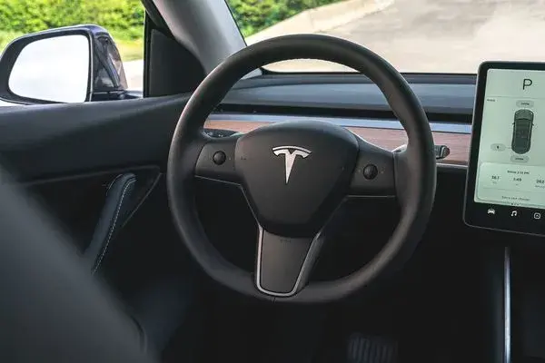2022 Tesla Model Y steering wheel