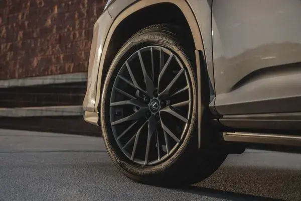 2022 Lexus RX wheel