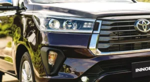 مصابيح تويوتا انوفا 2022 الأمامية