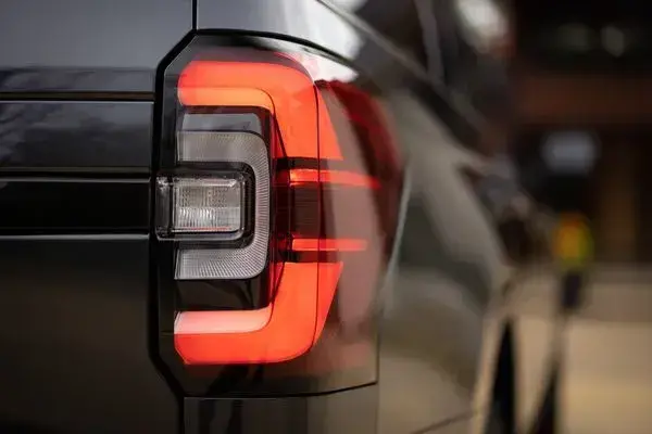 2022 Ford Expedition lamps