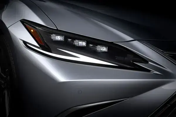 2022 Lexus ES headlights
