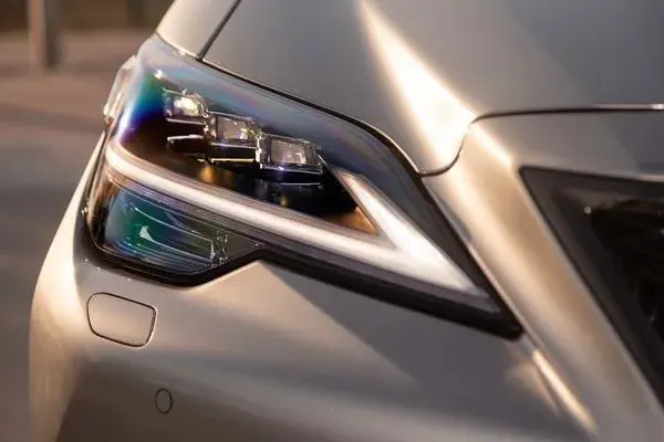 2022 Lexus LS headlights