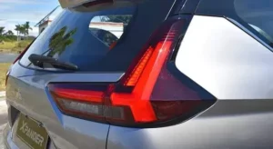 مصابيح ميتسوبيشي اكسباندر 2022 الخلفية