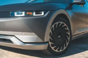 مصابيح هيونداي أيونيك 5 2022 الأمامية