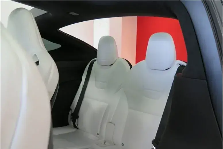 2022 Tesla Model X seats