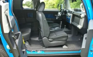 مقاعد تويوتا اف جي كروزر 2022