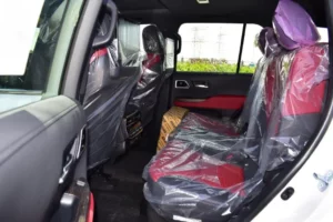 مقاعد تويوتا لاند كروزر 2022