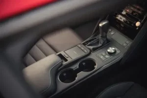 ناقل حركة لكزس IS 2022