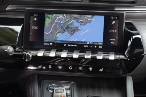 شاشة بيجو 508 2022