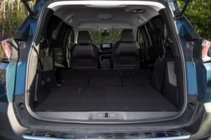 صندوق تحميل بيجو 5008 2022 مع طي المقاعد