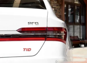 مصابيح بي واي دي كين برو 2022 الخلفية