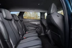 مقاعد الصف الثاني بيجو 5008 2022