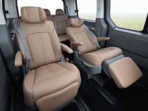 مقاعد هيونداي ستاريا 2022 الخلفية