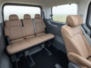 مقاعد هيونداي ستاريا 2022 الخلفية