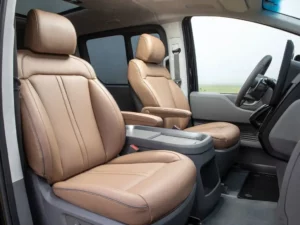 مقاعد هيونداي ستاريا 2022 الأمامية