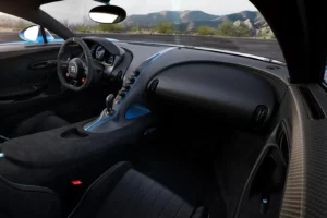 مقصورة بوجاتي شيرون 2022