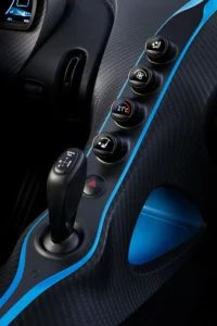 ناقل حركة بوجاتي شيرون 2022