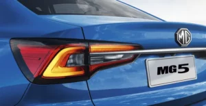 مصابيح إم جي 5 2022 الخلفية