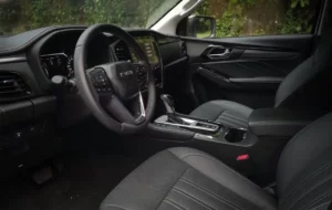 مقاعد ايسوزو MUX 2022 الأمامية