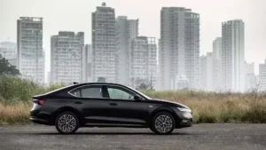 جانب سكودا أوكتافيا 2022