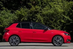 جانب سكودا فابيا 2022