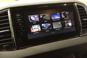 شاشة سكودا كاروك 2022