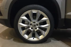 عجلة سكودا كاروك 2022